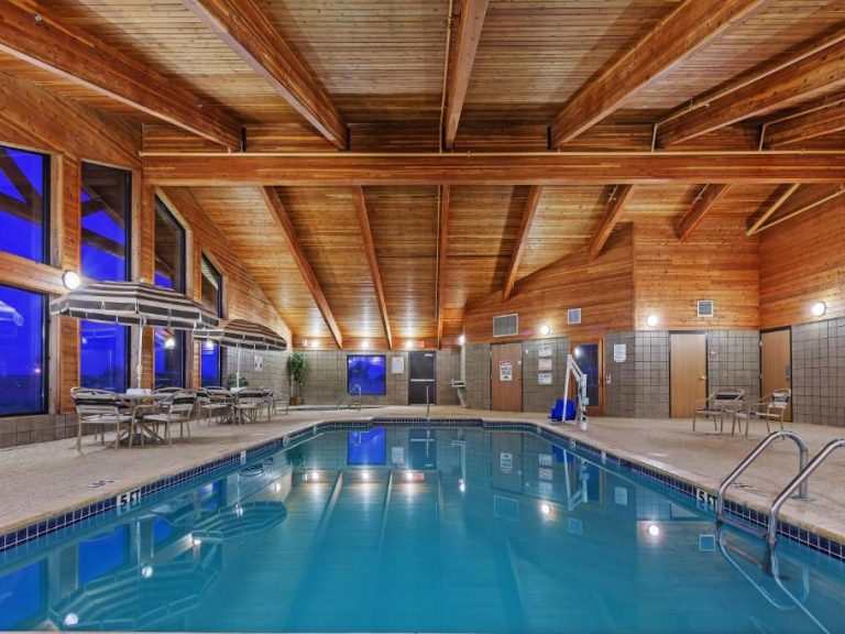 Hotel Indoor Pool