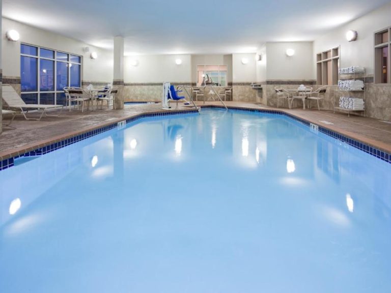 Hotel Indoor Pool