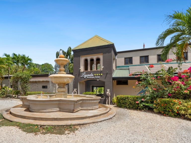 Boutique Hotel with Fountain